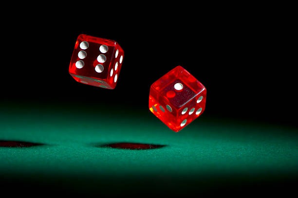 fantastik 4d mobile app interface showing live-dealer table and sportsbook menu